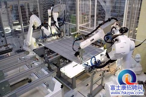 iPhone 6用機器人生產(chǎn)，鄭州富士康廠區(qū)做最后測試