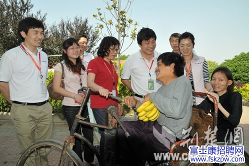 富士康武漢園區(qū)開展愛心回饋社會(huì)公益慈善活動(dòng) 